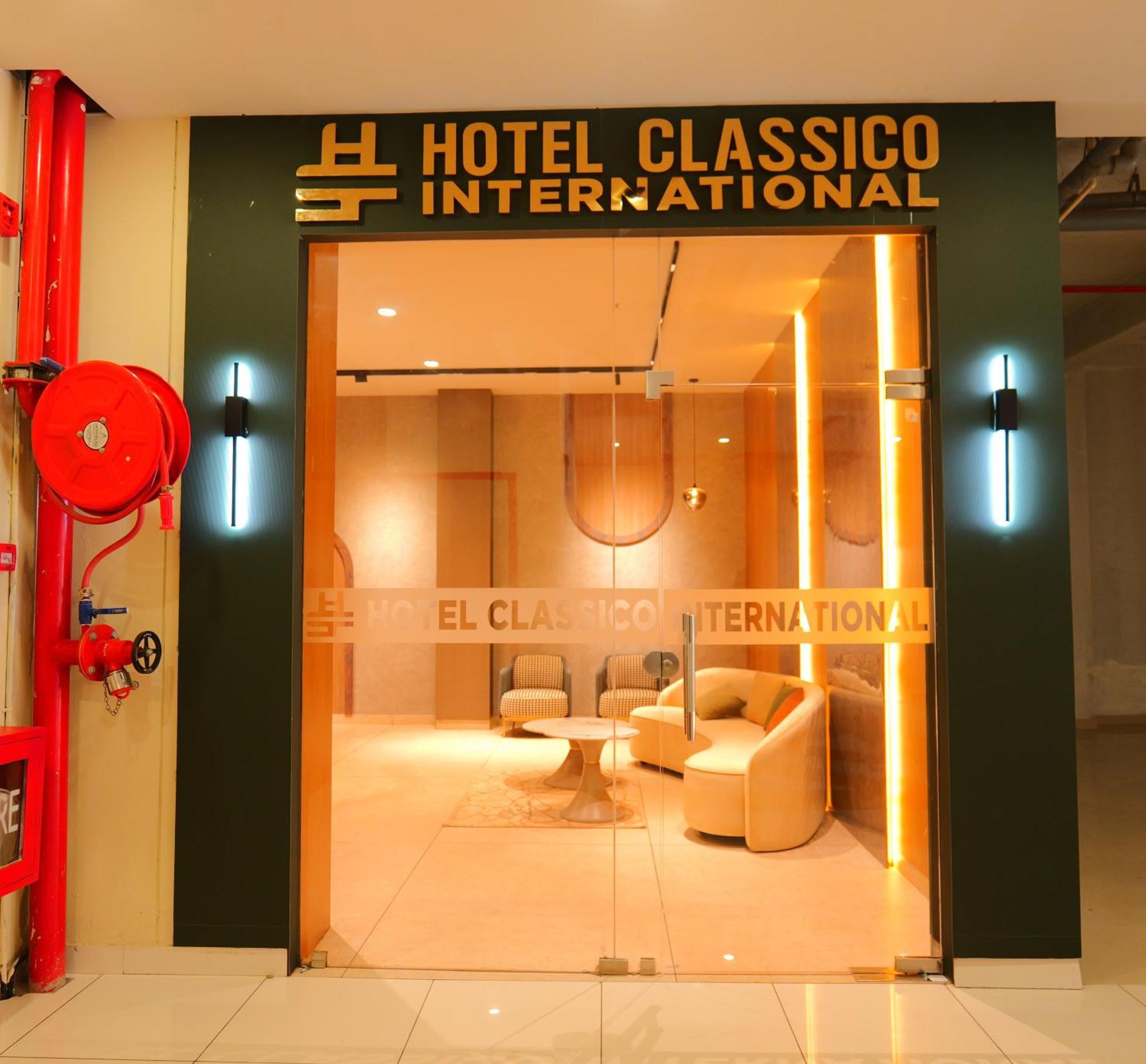 Hotel Classico International Kannangad Eksteriør billede